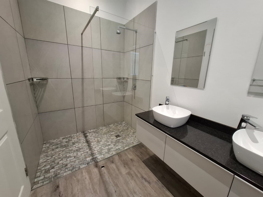 2 Bedroom Property for Sale in Sandbaai Western Cape